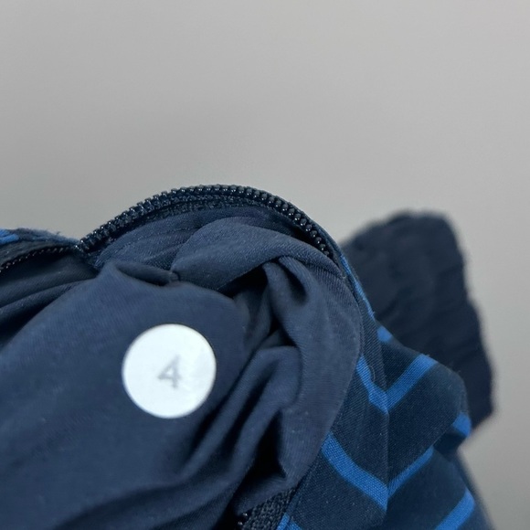 Lululemon Tracker Short II 4” 4-way West 2 east Stripe  Rugged Blue Ink Size 4 - Picture 4 of 9